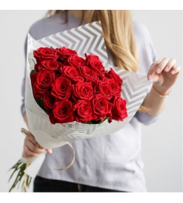 Bouquet of 15 red roses