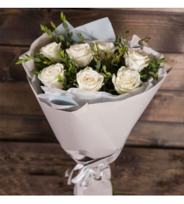 Bouquet of 7 white roses